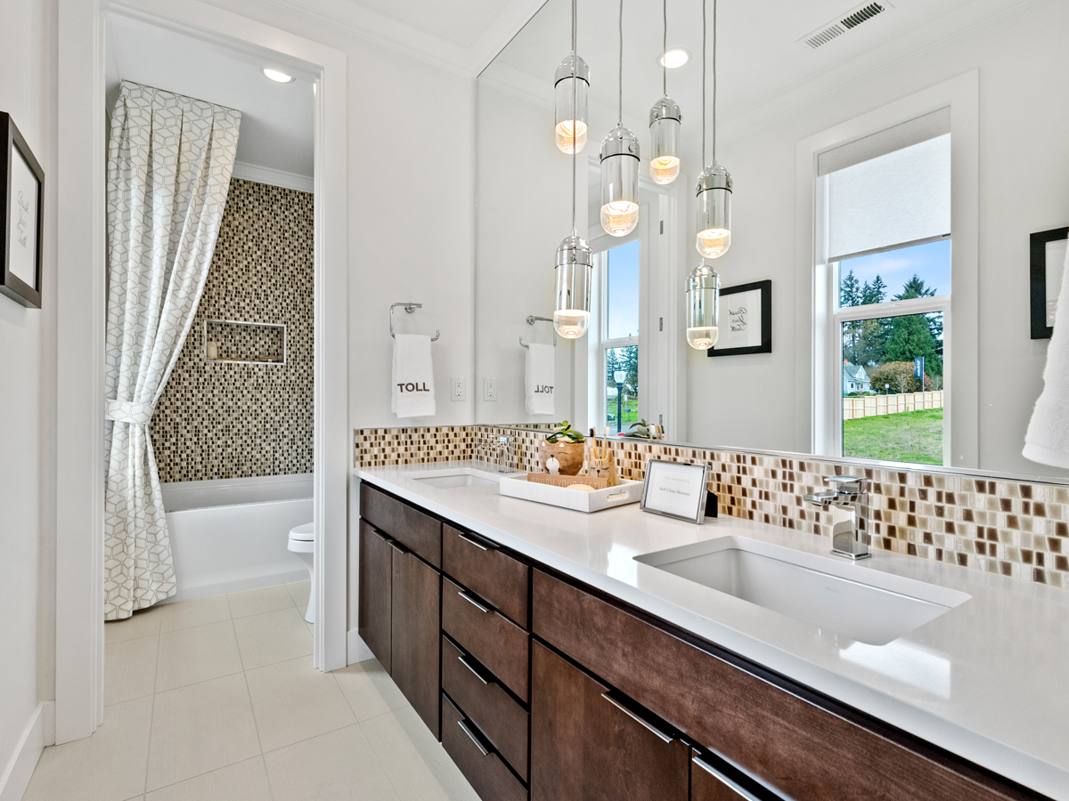 Camas Meadows Bathroom