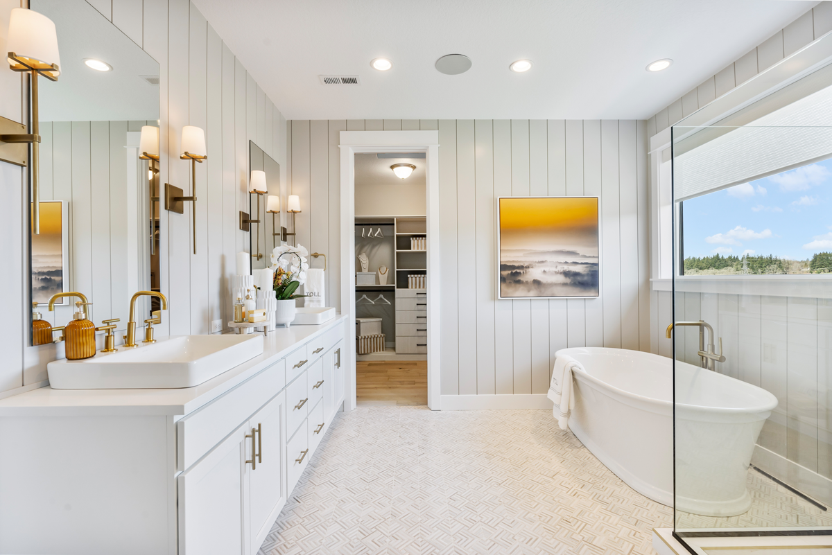 Donovan Basement Farmhouse Master Bathroom