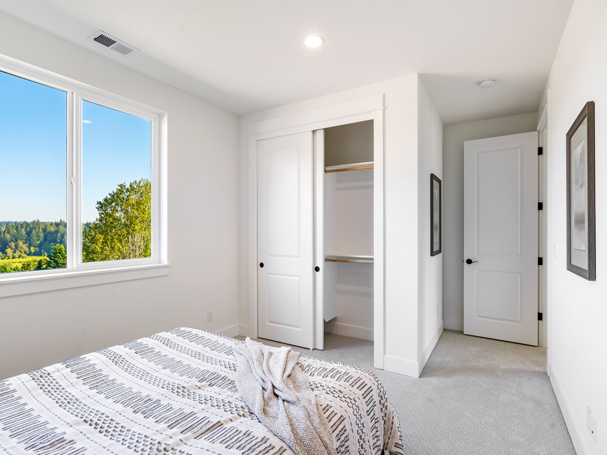 Grand View Rockess Farmhouse House Bedroom