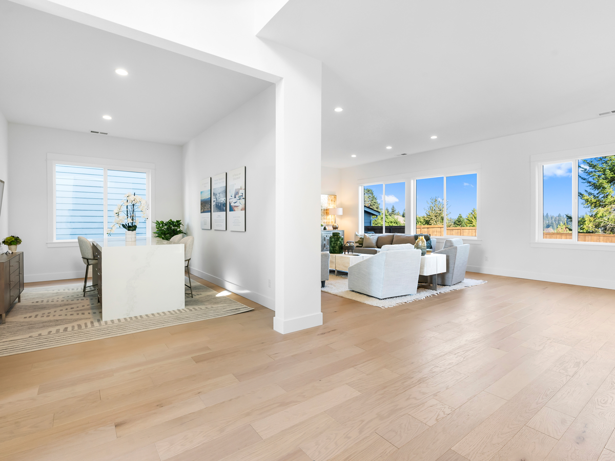 Grand View Rockess Farmhouse House Living Area