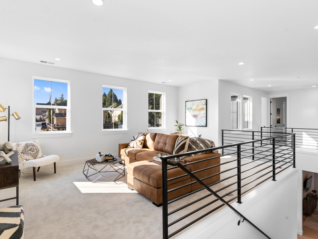 Grand View Rockess Farmhouse Loft