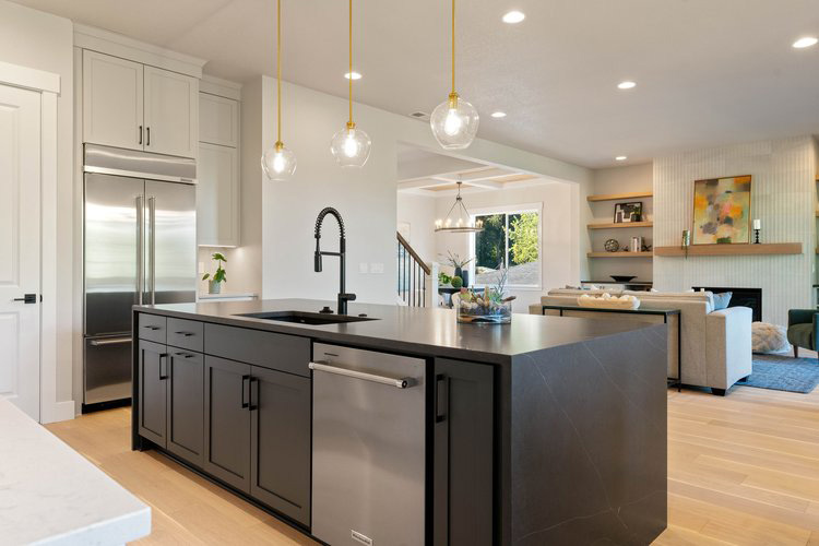 Tulane Meadows home kitchen