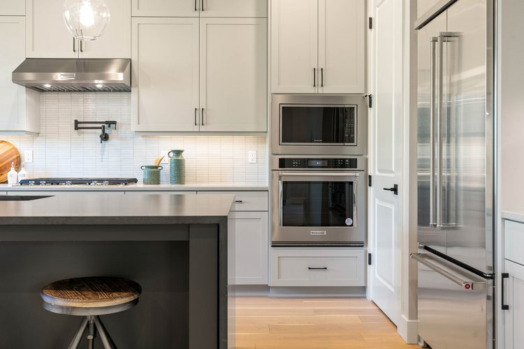 Tulane Meadows home kitchen