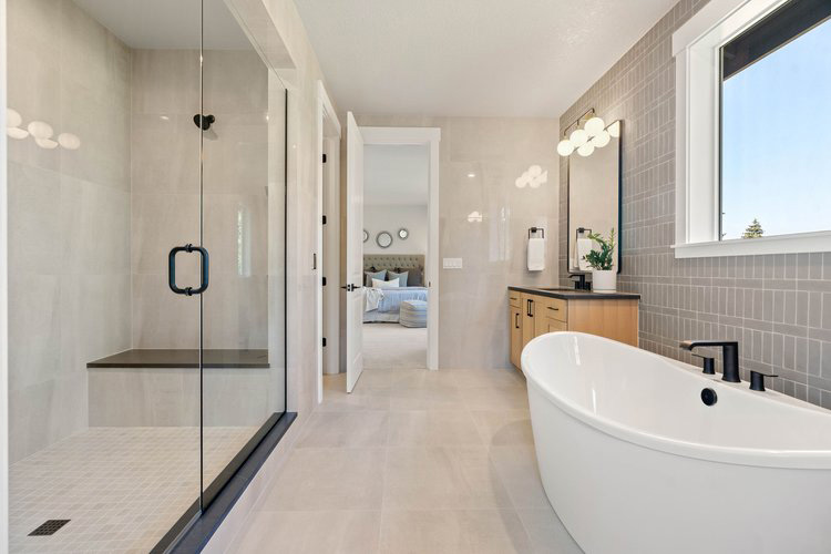 Tulane Meadows home bathroom